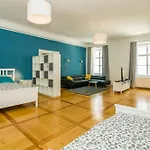 Elegant Central Apartment